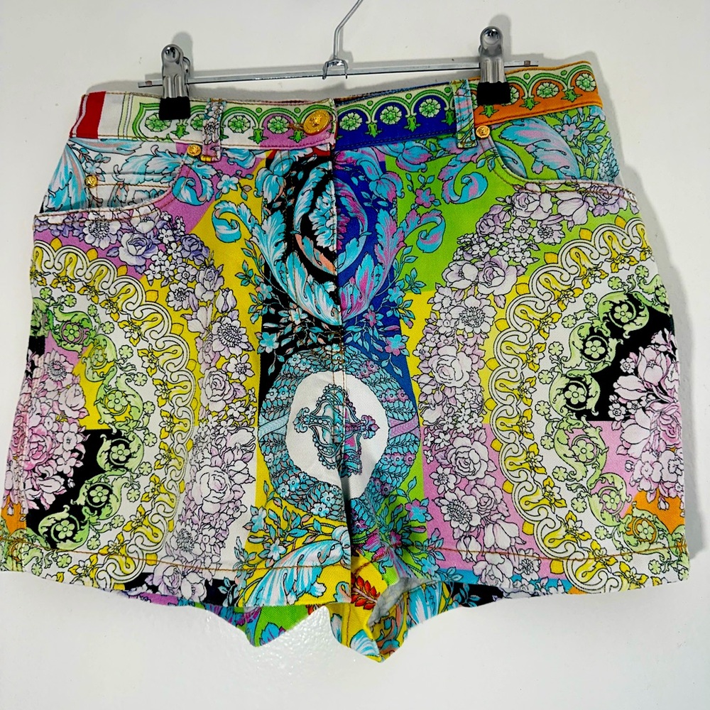 Versace Barocco Mosaic Printed Jean shorts Size 29 with a bit of stretch